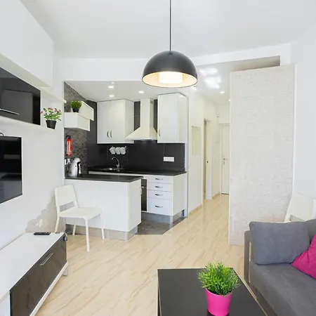 Апартаменты 7 Min From The Airport