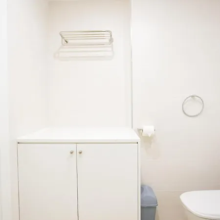 아파트 7 Min From The Airport 토레몰리노스